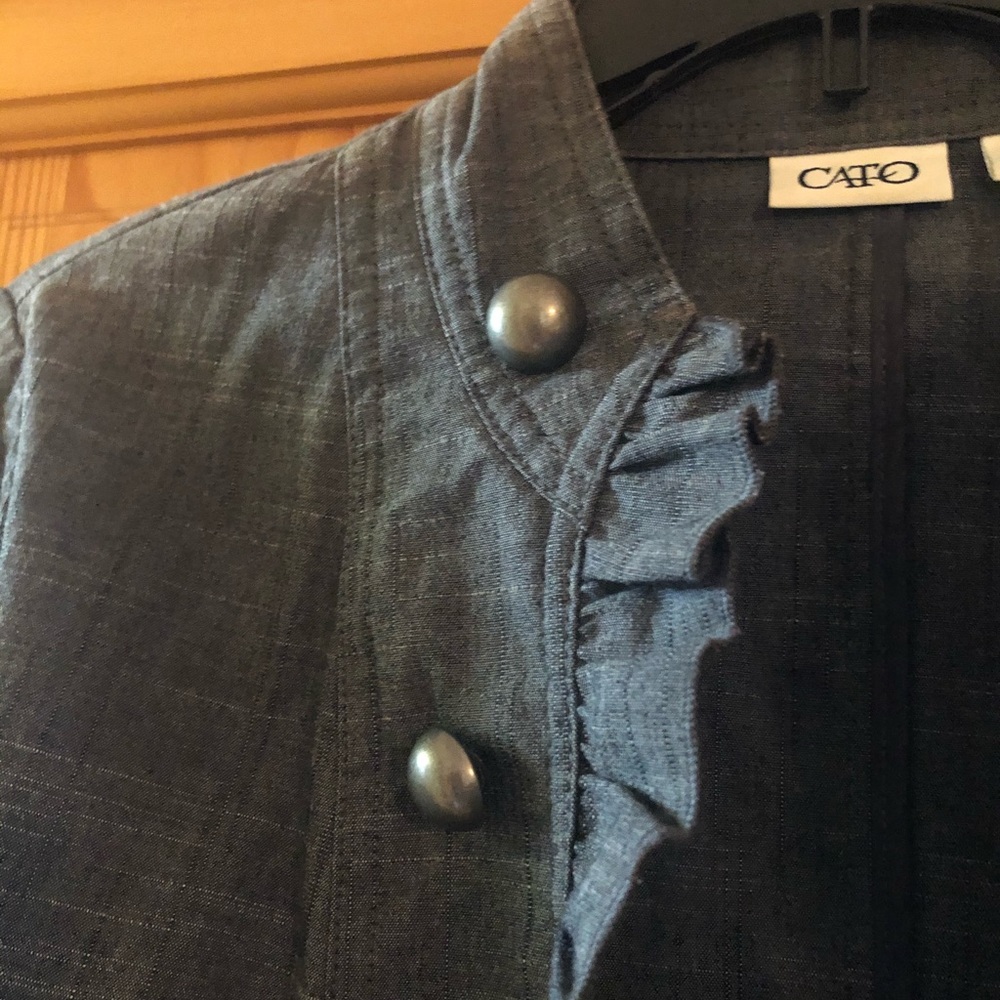 Crop Jacket - Picture 2 of 7